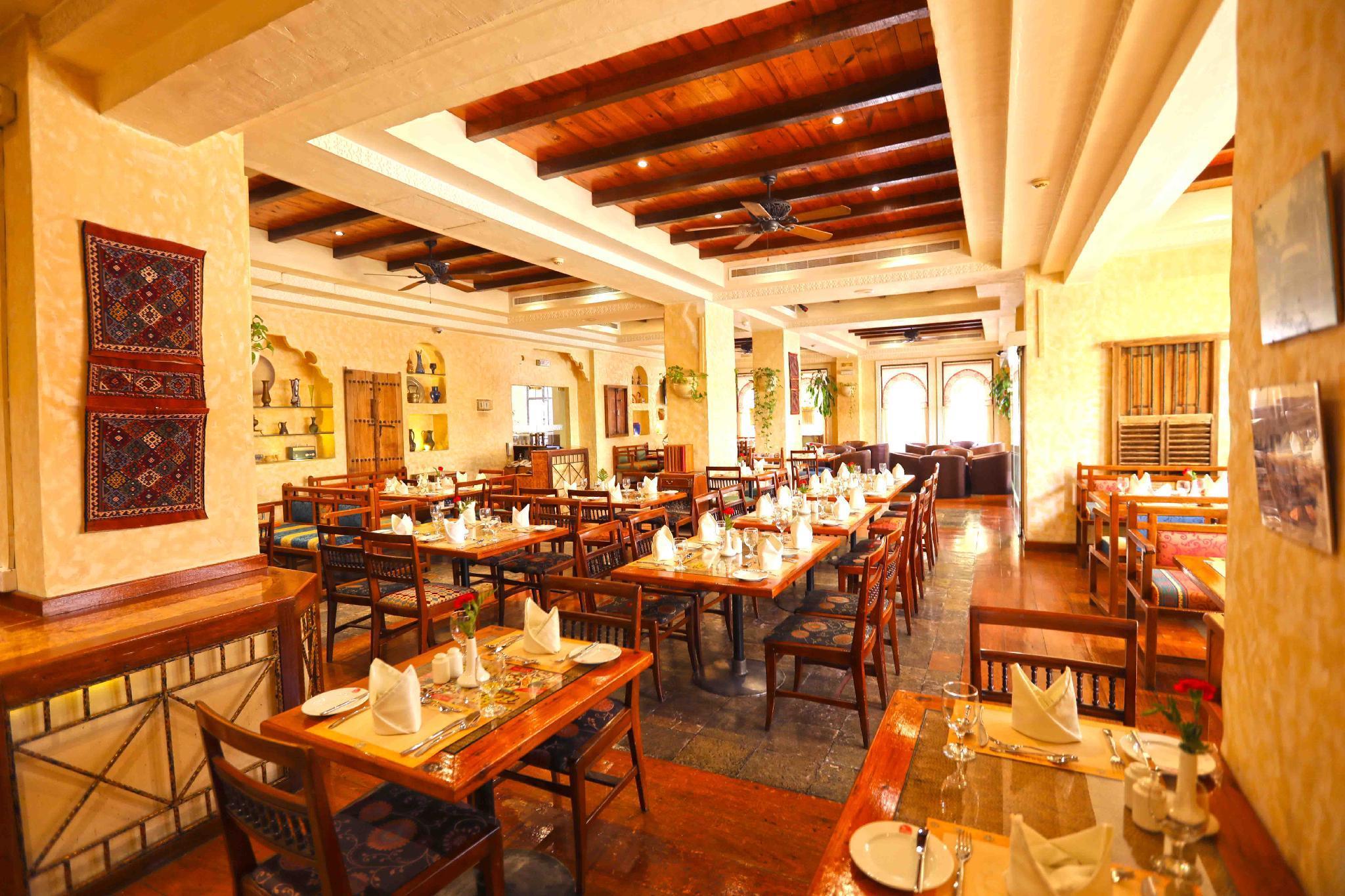 Delmon International Hotel Manama Extérieur photo