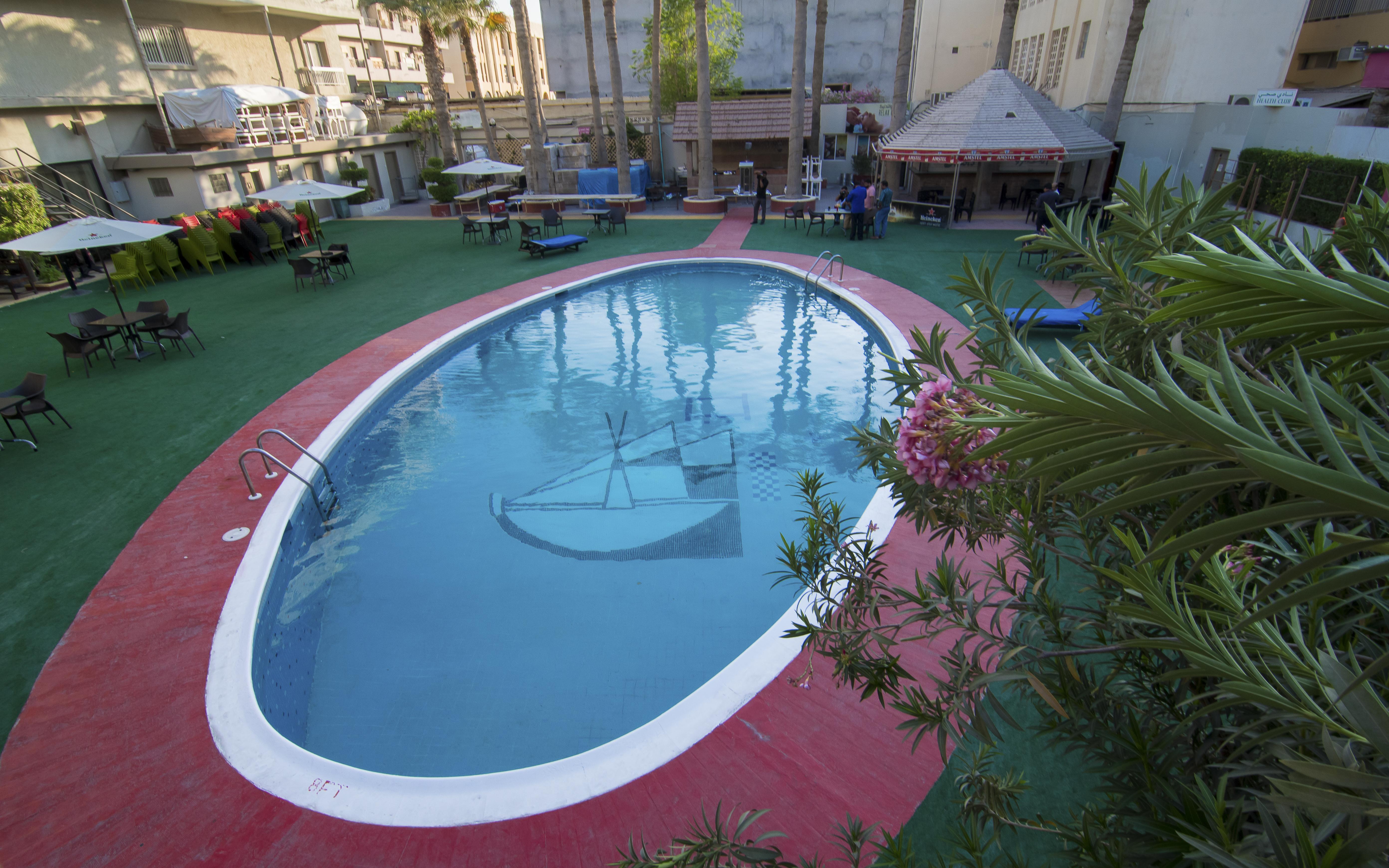 Delmon International Hotel Manama Extérieur photo