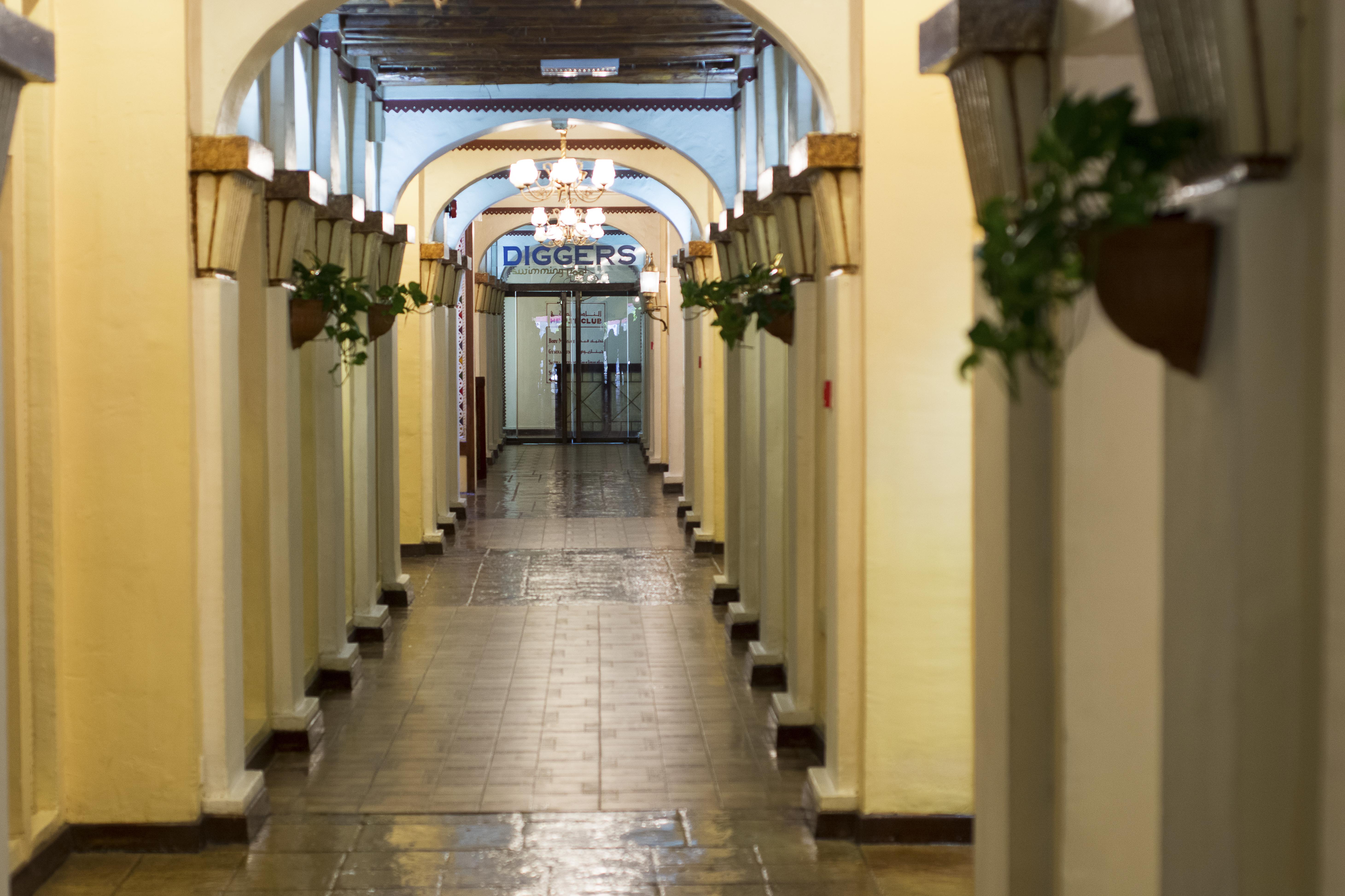Delmon International Hotel Manama Extérieur photo