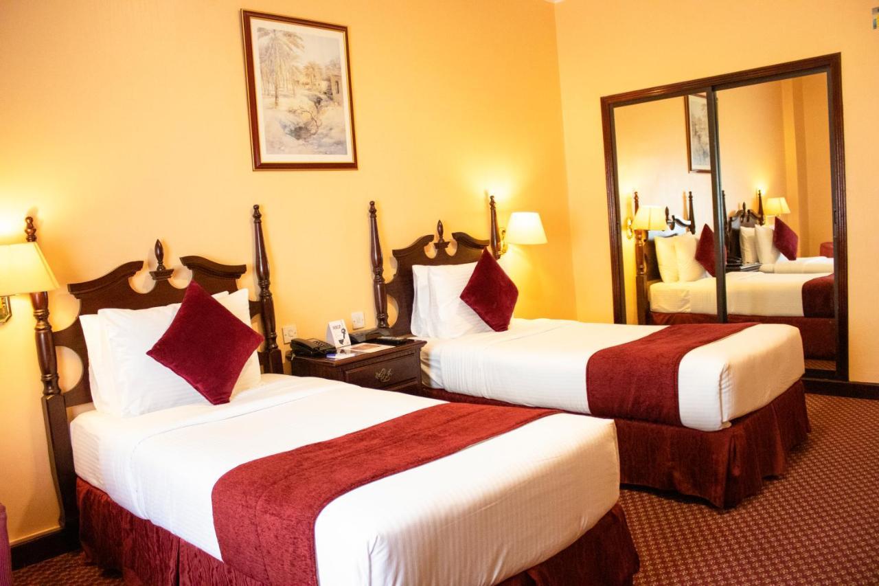 Delmon International Hotel Manama Extérieur photo