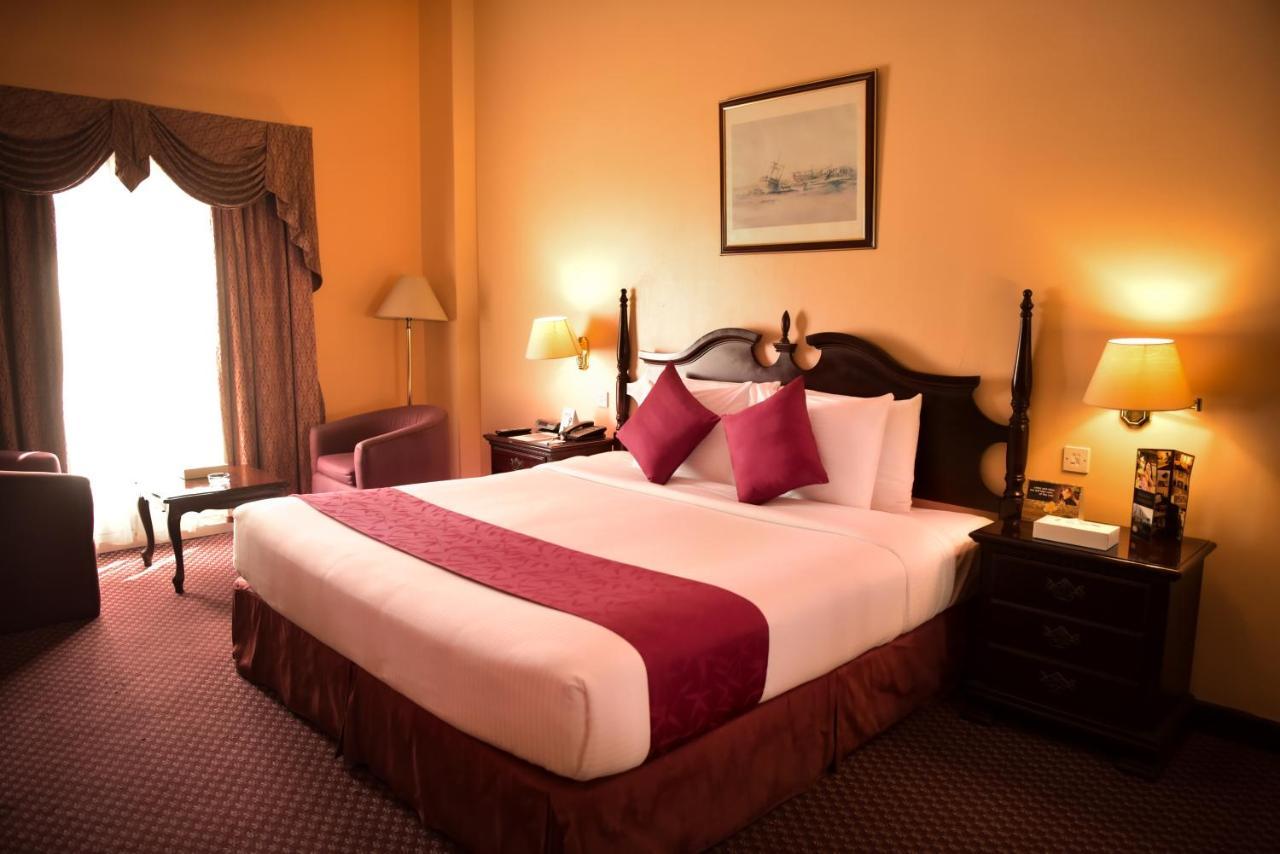 Delmon International Hotel Manama Extérieur photo