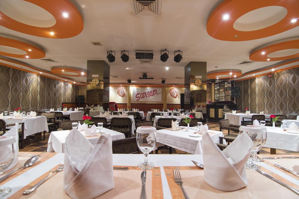 Delmon International Hotel Manama Extérieur photo