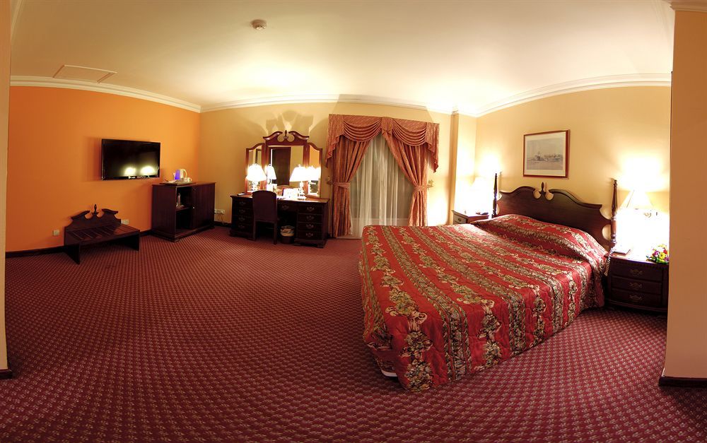 Delmon International Hotel Manama Extérieur photo
