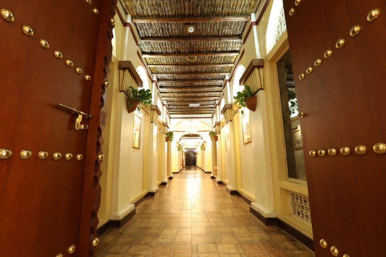 Delmon International Hotel Manama Extérieur photo