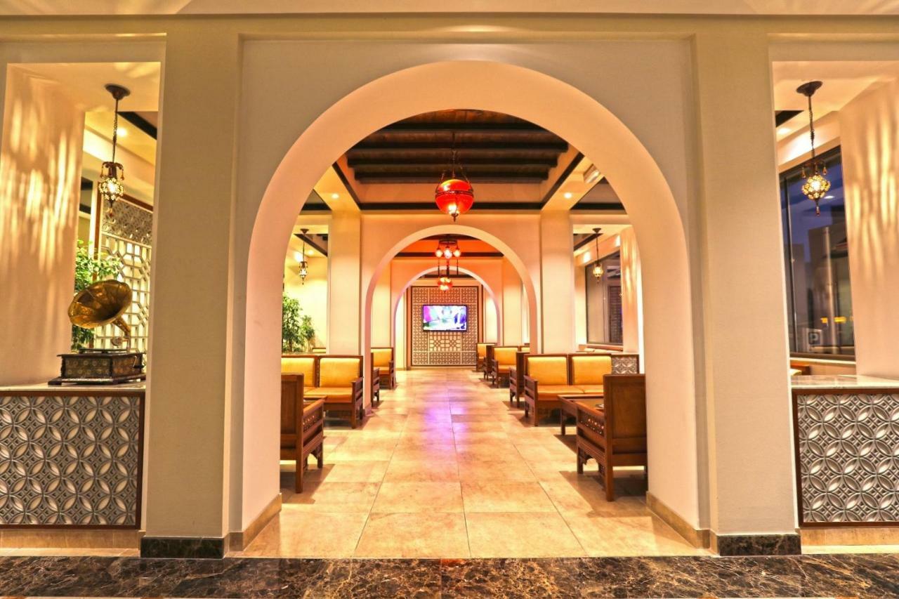 Delmon International Hotel Manama Extérieur photo