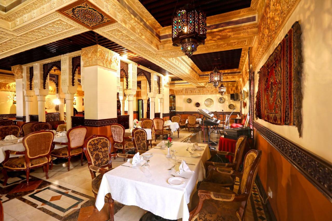 Delmon International Hotel Manama Extérieur photo